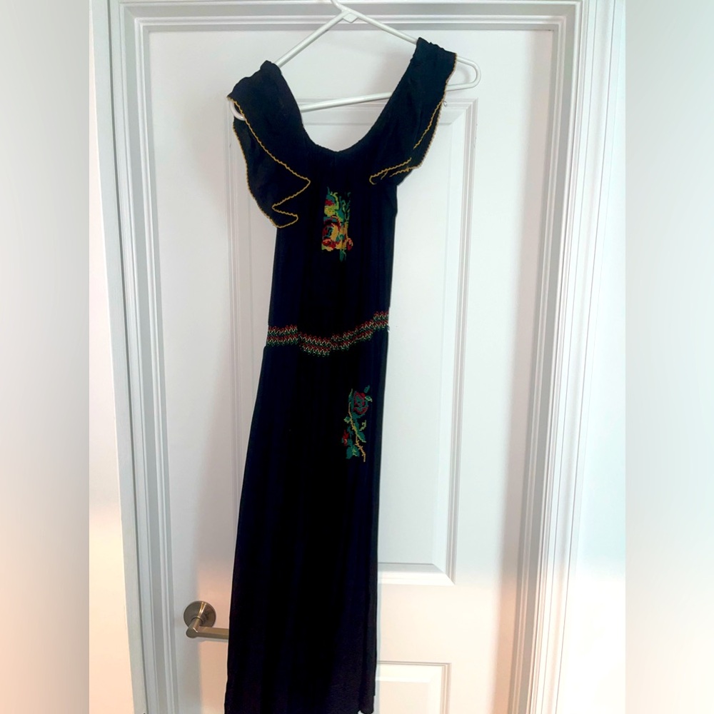 Mudo Black Dress